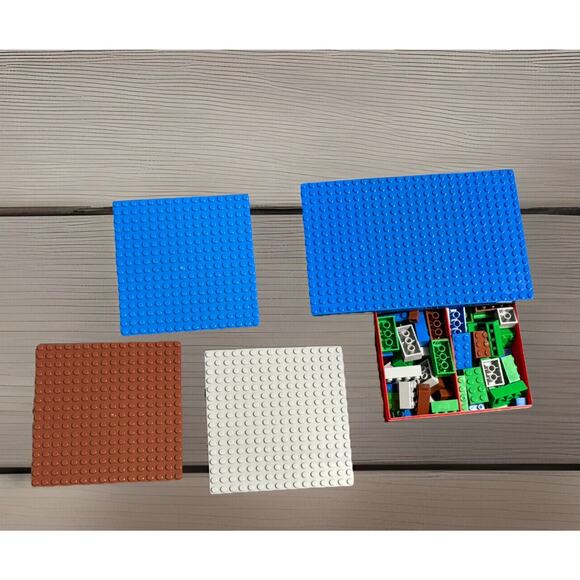 LEGO Red & Blue Storage Box With LEGOS, 2 Small Base and 1 Large Base EUC LOT - Picture 1 of 8